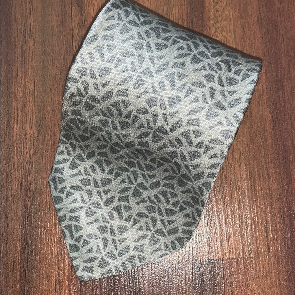 XMI 325 Series tie